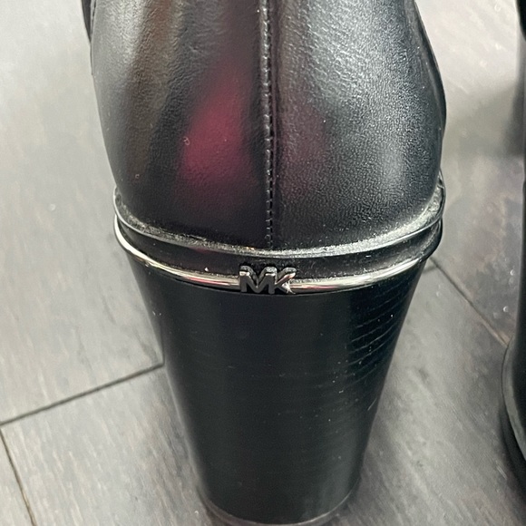 Michael Kors black leather ankle boots - Picture 4 of 8